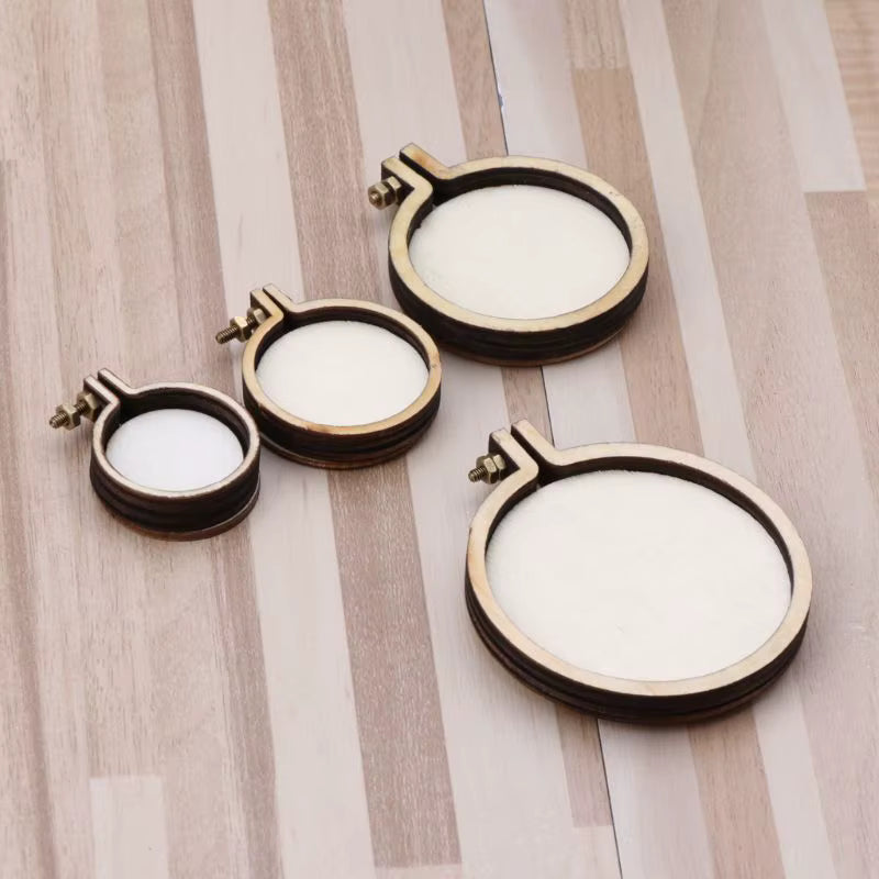 Mini StitchHoops – Kleine Holzrahmen für Stickschmuck, Anhänger & kreative Deko