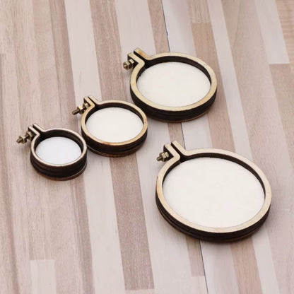 Mini StitchHoops – Kleine Holzrahmen für Stickschmuck, Anhänger & kreative Deko